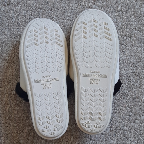 New Tote Isotoner Velur/plush slippers. - Picture 8 of 9